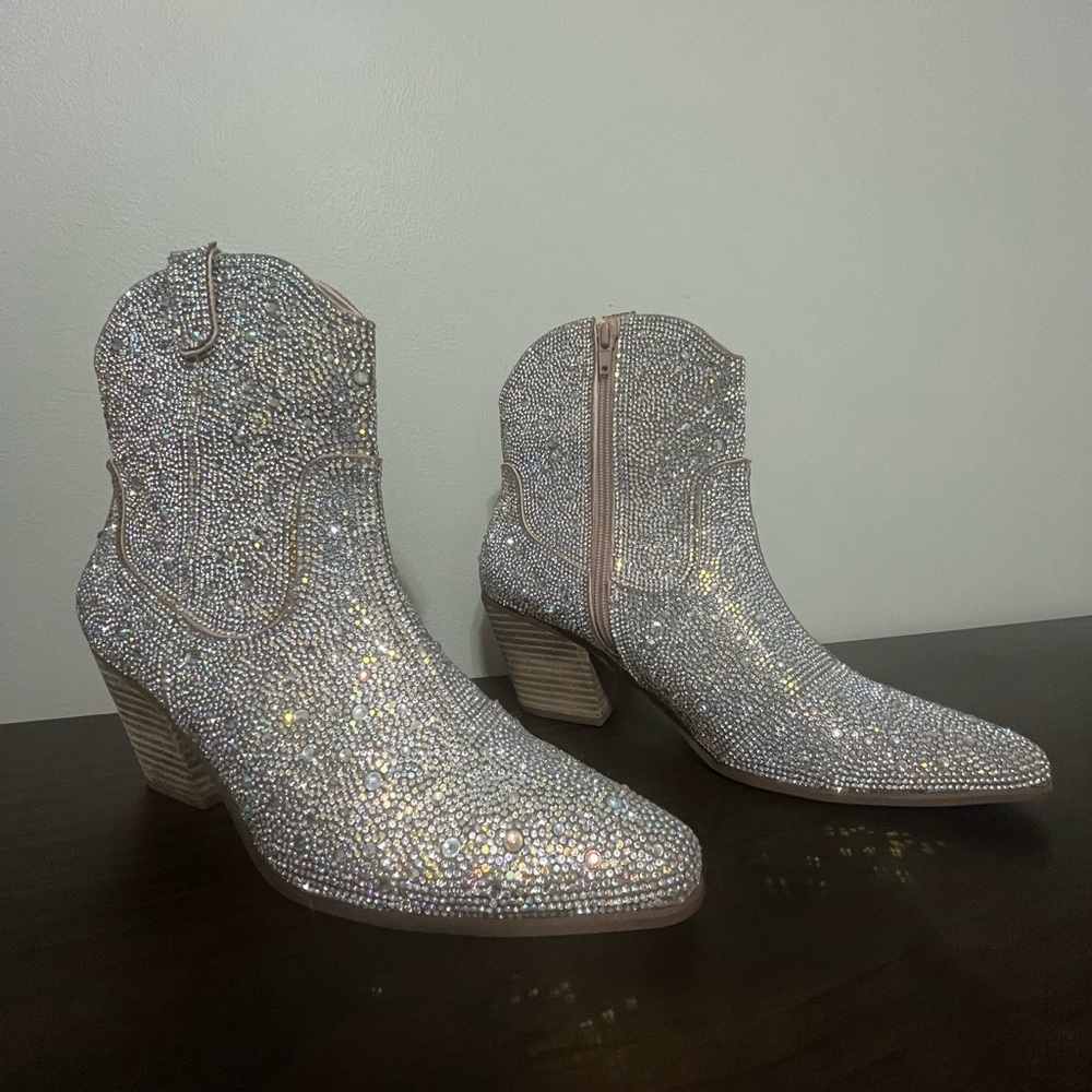 Matisse brand, Harlow style, clear rhinestone color, size 10.
